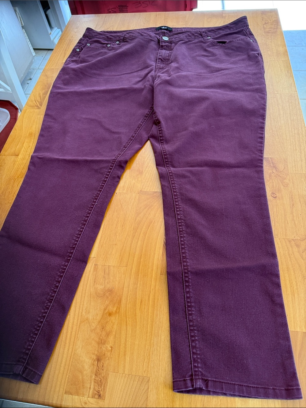 ellos Women's Straight Leg Jeans in Plum Burgundy
